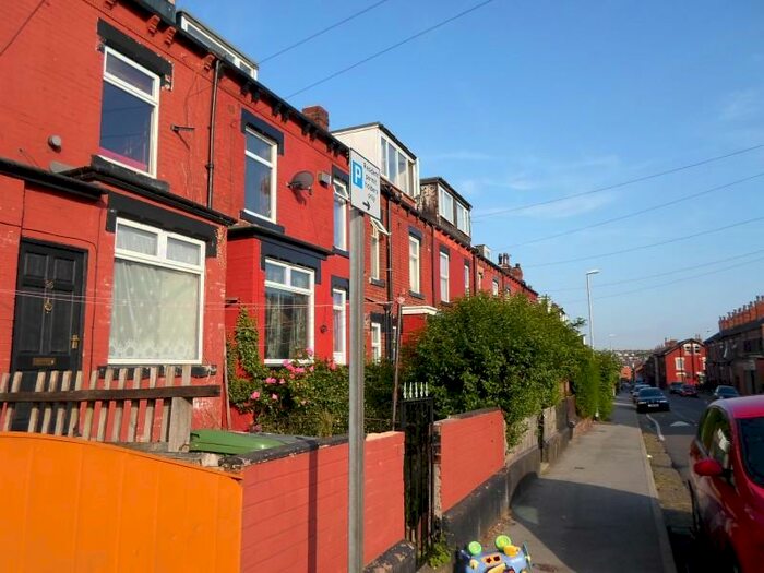 2 Bedroom Terraced House To Rent In Cowper Grove, Leeds, LS8