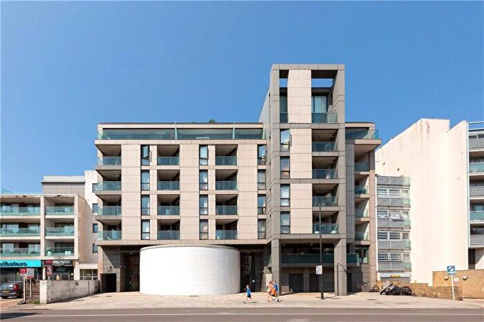 2 Bedroom Flat To Rent In Balham Hill, Balham, SW12