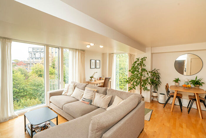 1 Bedroom Flat For Sale In Saxton, The Avenue, Leeds, LS9