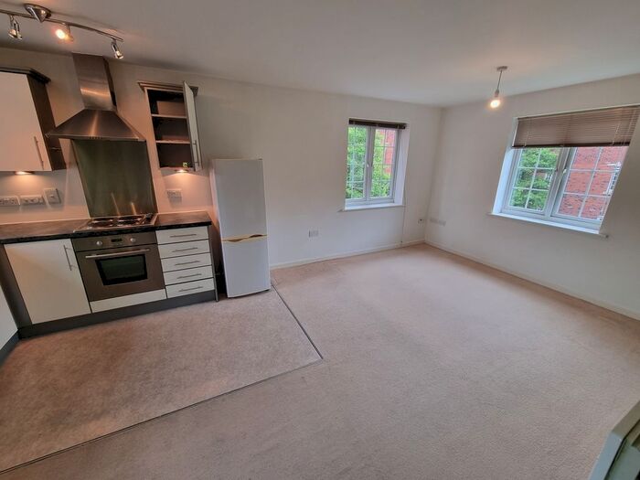 2 Bedroom Flat To Rent In Churchbeck Chase, Radcliffe., M26