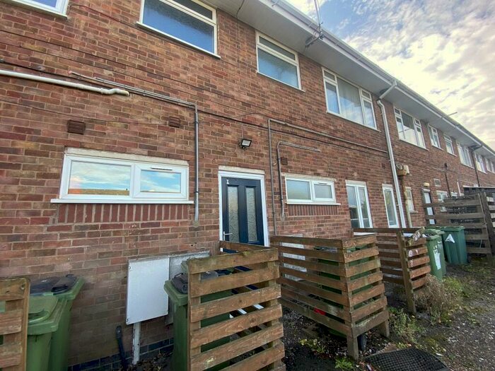 2 Bedroom Flat To Rent In Cherry Tree Court, Kirby Muxloe, Leicester, LE9