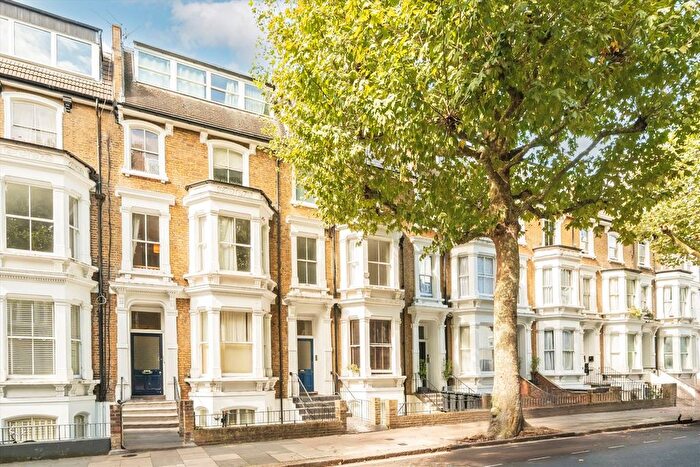 1 Bedroom Flat To Rent In Hammersmith Grove, Brackenbury Village, W6