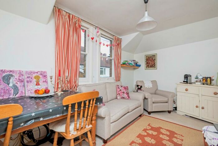 1 Bedroom House To Rent In Manor Road North, Esher, KT10