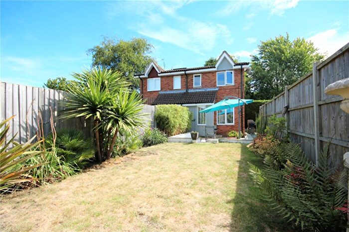 1 Bedroom Semi-Detached House To Rent In Chiltern Avenue, Farnborough, Hampshire, GU14