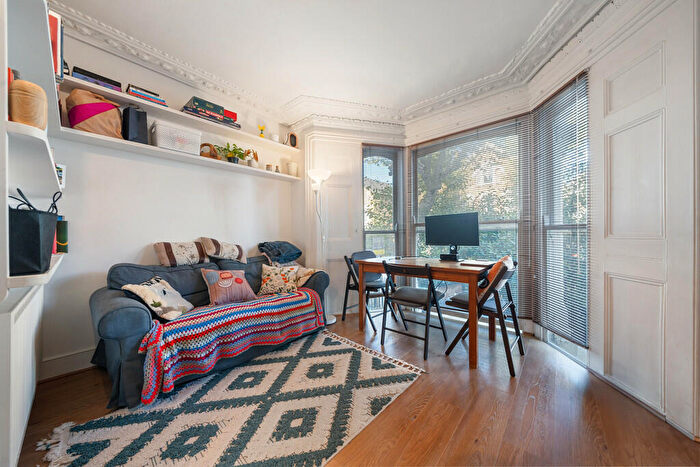 1 Bedroom Apartment To Rent In Upper Tollington Park, N4