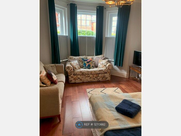 2 Bedroom Flat To Rent In Herbert Road, Bournemouth, BH4