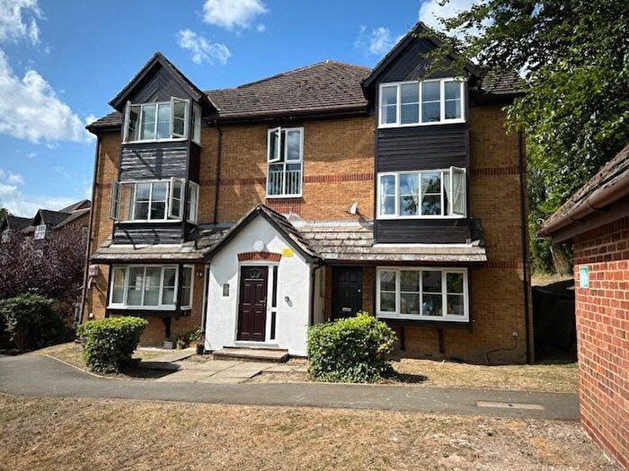 Studio To Rent In Orchard Grove, London, SE20