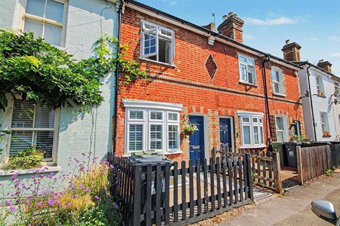 2 Bedroom Terraced House To Rent In George Road, Guildford, GU1