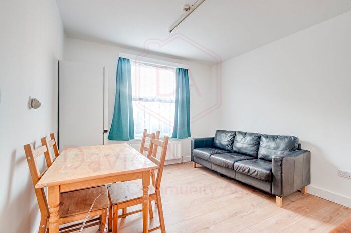2 Bedroom Flat To Rent In Newton Road, Cricklewood, London, NW2