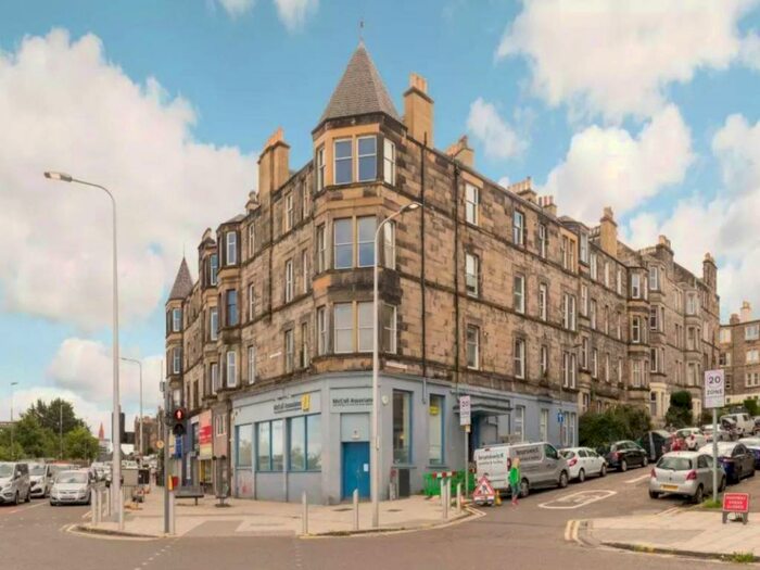 2 Bedroom Flat To Rent In Meadowbank Place, Meadowbank, Edinburgh, EH8