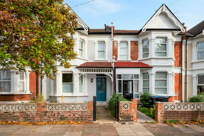 4 Bedroom Terraced House To Rent In Maidstone Road, London, N11