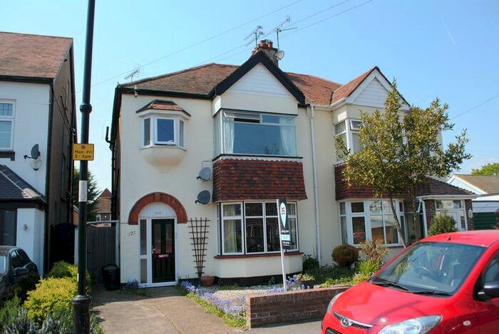 1 Bedroom Flat To Rent In Salisbury Road, Leigh-On-Sea, SS9
