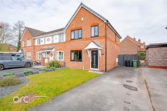 3 Bedroom Semi Detached House For Sale In Winsmoor Drive, Hindley, Wigan, WN2