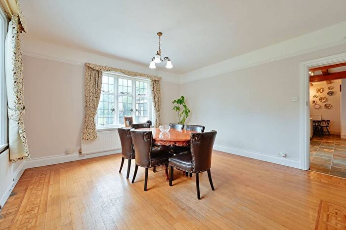 5 Bedroom Detached House For Sale In Abbots Road, Watford, Abbots Langley, WD5