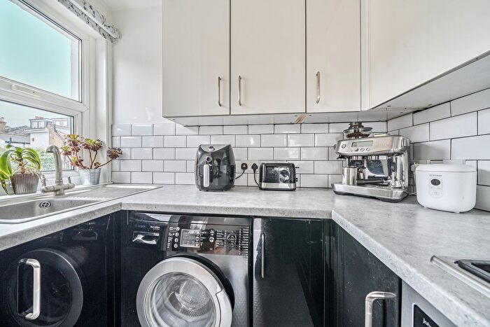 1 Bedroom Flat For Sale In Haven Lane, London, W5