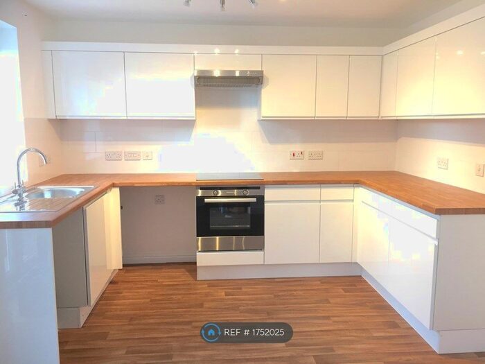 4 Bedroom Semi-Detached House To Rent In Old Mill Way, Weston-Super-Mare, BS24