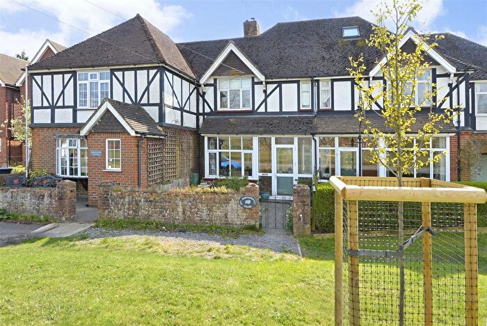 2 Bedroom Property To Rent In The Common, Cranleigh, GU6