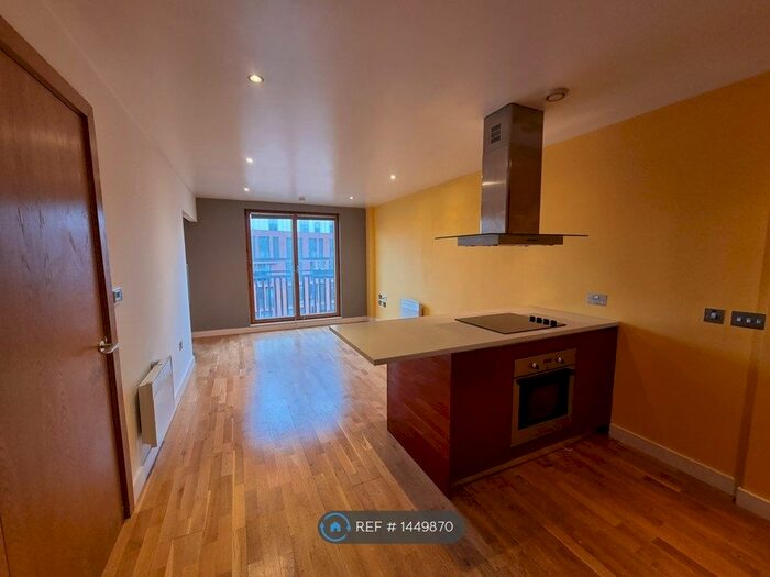 2 Bedroom Flat To Rent In Vantage Quay, Manchester, M1