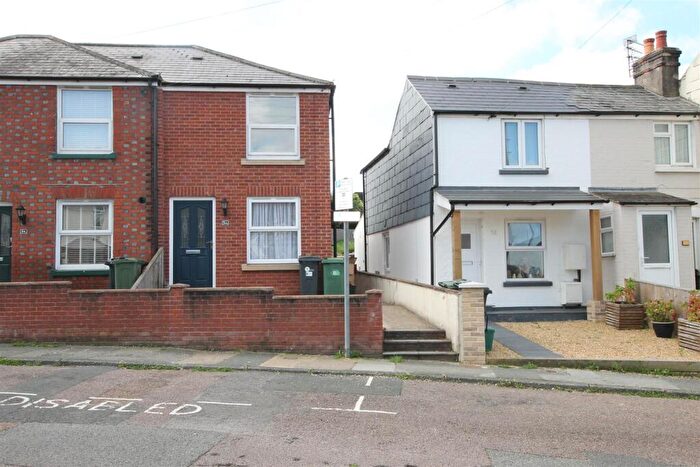 2 Bedroom Semi Detached House To Rent In Barton Road, Newport, PO30