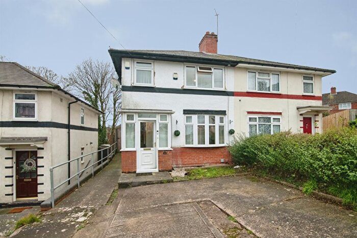 3 Bedroom Semi Detached House For Sale In Pavilion Avenue, Smethwick, B67