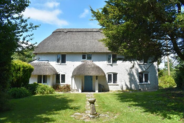 3 Bedroom Cottage For Sale In Fish Street, Bransgore, Christchurch, BH23