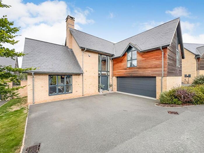 4 Bedroom Detached House For Sale In Lake Drive, Weldon, Corby, NN17