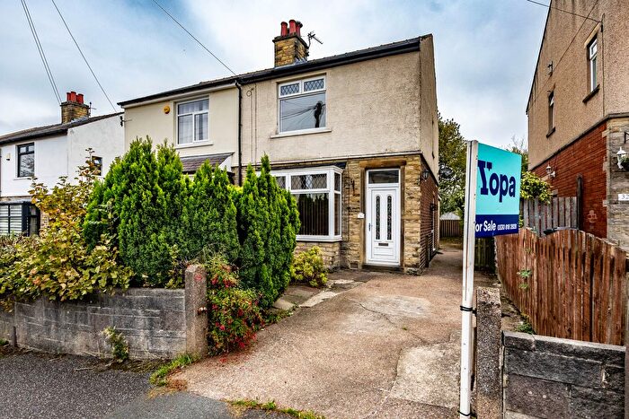 3 Bedroom Semi-detached House For Sale In Rowlands Avenue, Huddersfield, HD5