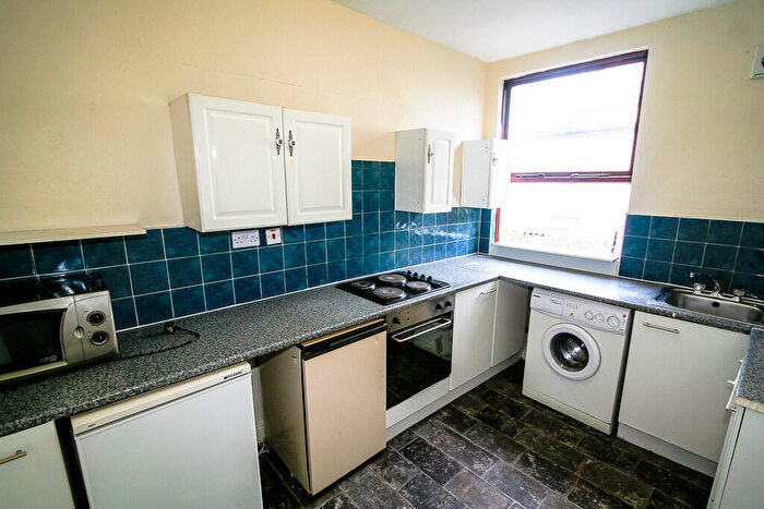 2 Bedroom House To Rent In Burley Road, Leeds, LS3