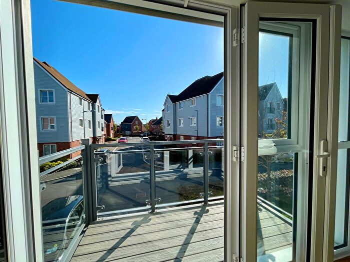 1 Bedroom Flat To Rent In Turnpike Lane, Faygate, Horsham, RH12