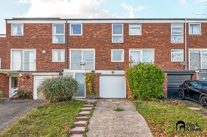 3 Bedroom Terraced House For Sale In Cameron Road, Bromley, BR2