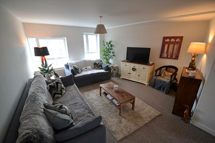 2 Bedroom Flat To Rent In Chieftain Way, Orchard Park, Cambridge, CB4