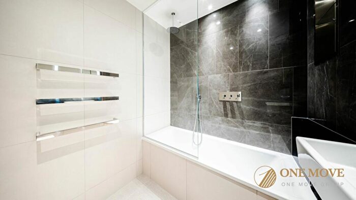 2 Bedroom Apartment To Rent In Harcourt Tower, South Quay Plaza, Canary Wharf, E14