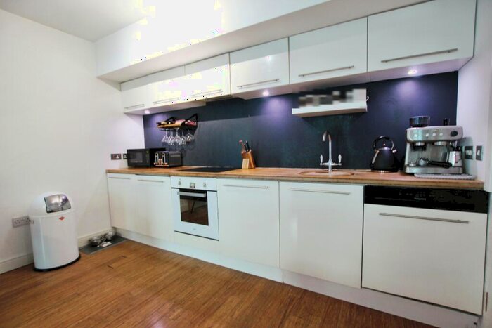 2 Bedroom Apartment For Sale In Greenhouse, Beeston Road, Leeds, LS11
