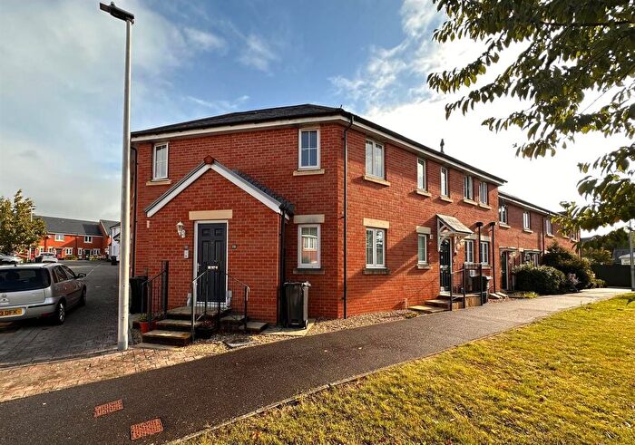 2 Bedroom Flat To Rent In Webbers Way, Tiverton, EX16