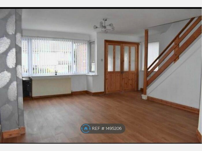 3 Bedroom Semi-Detached House To Rent In Simons Close, Whiston, Prescot, L35