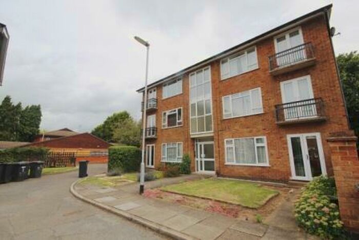 2 Bedroom Flat To Rent In Petherton Court, Kettering, NN16