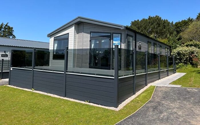 2 Bedroom Mobile/park Home For Sale In Silverbow Country Park, Cornwall., TR4