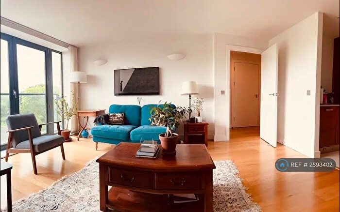 1 Bedroom Flat To Rent In Gifford Street, Englon--London, N1