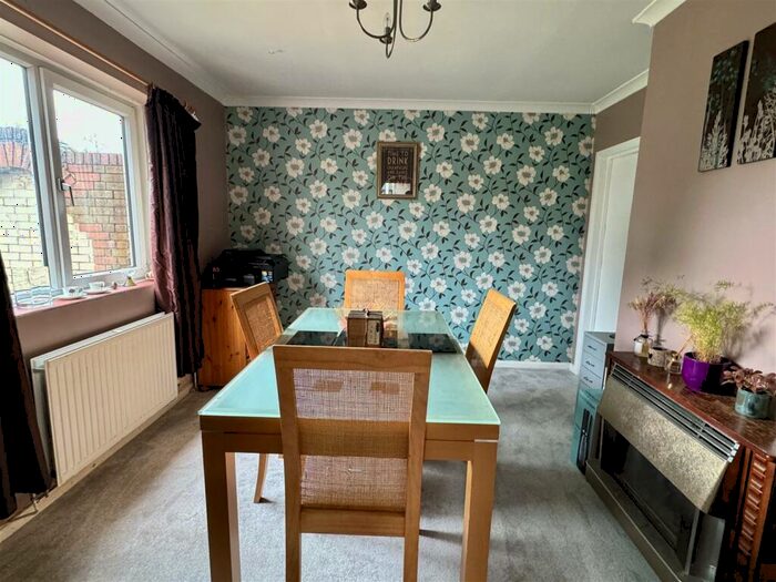 3 Bedroom SemiDetached House For Sale In Mathern Way, Bulwark