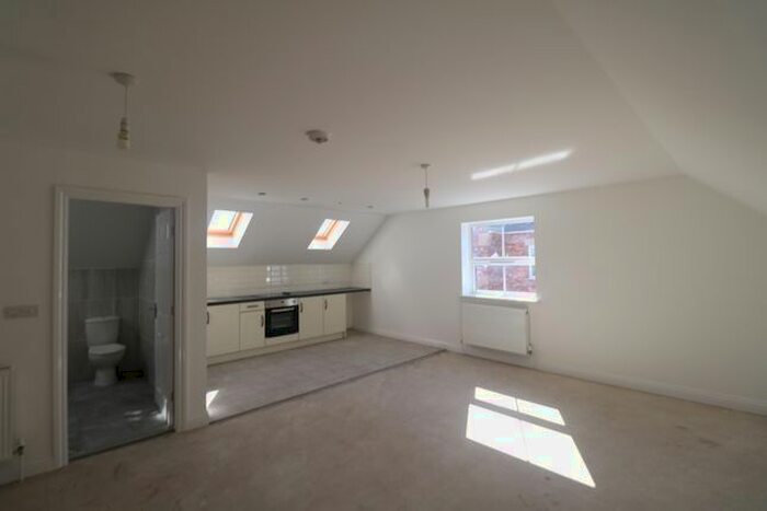 Studio To Rent In Burnham Road, Doncaster, South Yorkshire, DN9