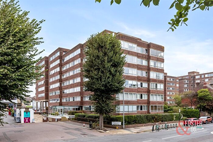 2 Bedroom Flat For Sale In Eaton Road, Hove, BN3