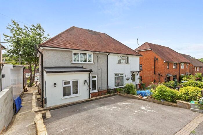 3 Bedroom Semi-Detached House For Sale In Underwood Road, High Wycombe, HP13