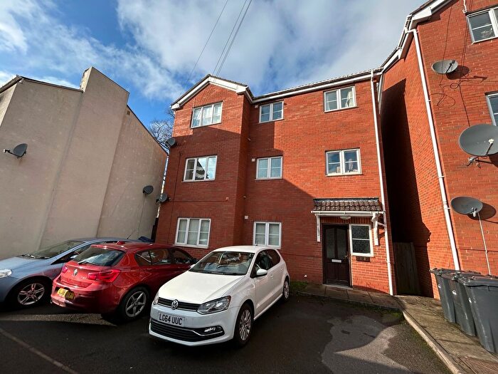 2 Bedroom Flat For Sale In Abberley Street, Dudley, DY2