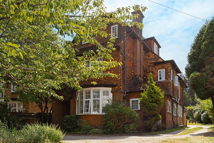 1 Bedroom Flat For Sale In Cavendish Road, Redhill, RH1