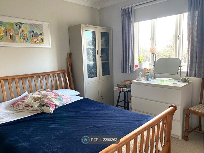 1 Bedroom Flat To Rent In Little Greencroft, Chesham, HP5