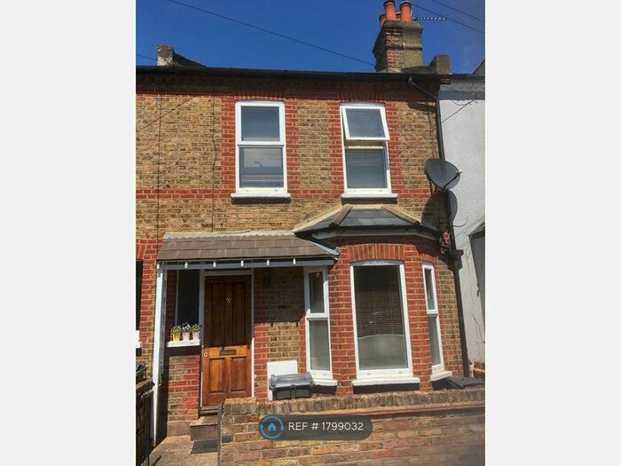 3 Bedroom Terraced House To Rent In Mill Plat Avenue, Isleworth, TW7
