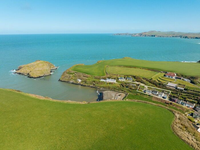 4 Bedroom Link Detached House For Sale In Abercastle, Haverfordwest, SA62