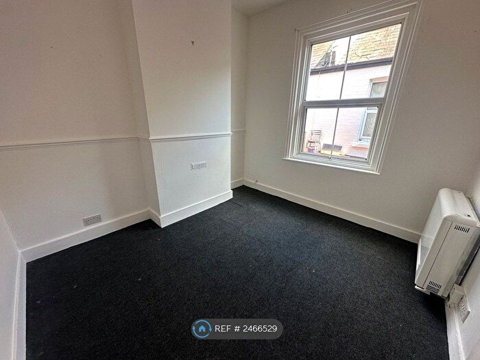 1 Bedroom Flat To Rent In Earl Street, Hastings, TN34
