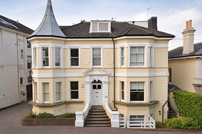 2 Bedroom Flat For Sale In Beulah Road, Tunbridge Wells, TN1