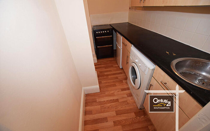 1 Bedroom Flat To Rent In |Ref: |, Park Road, Southampton, SO15
